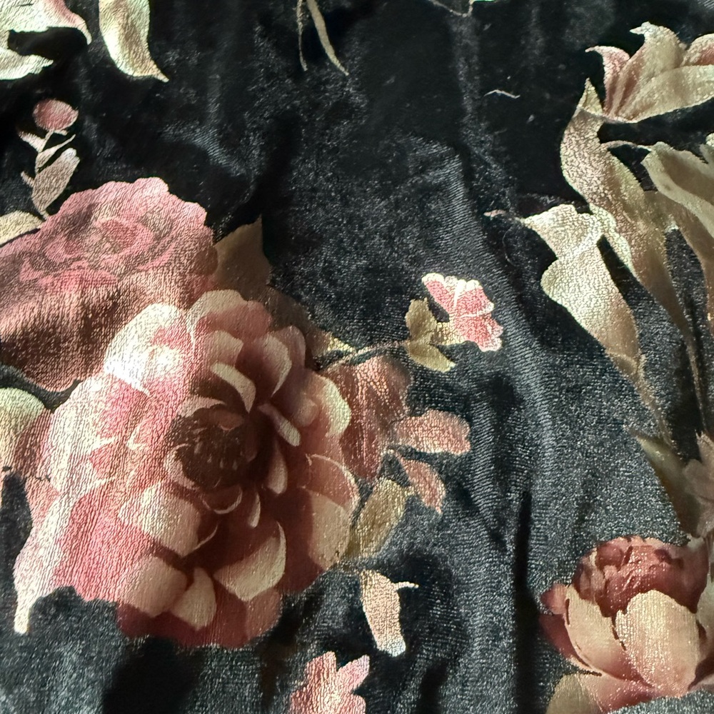 Elegant Floral Off-Shoulder deep V line suede Dress - Picture 6 of 8